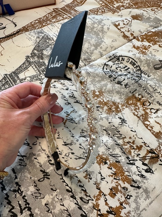 Lulus Accessories - NWT! Lulu's White and Gold Pearl-Trim and Crystal Headbands